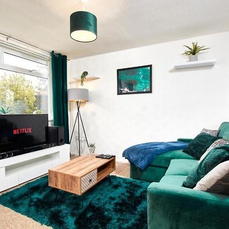 The Emerald House Of Manchester - Garden - Parking Eksteriør bilde