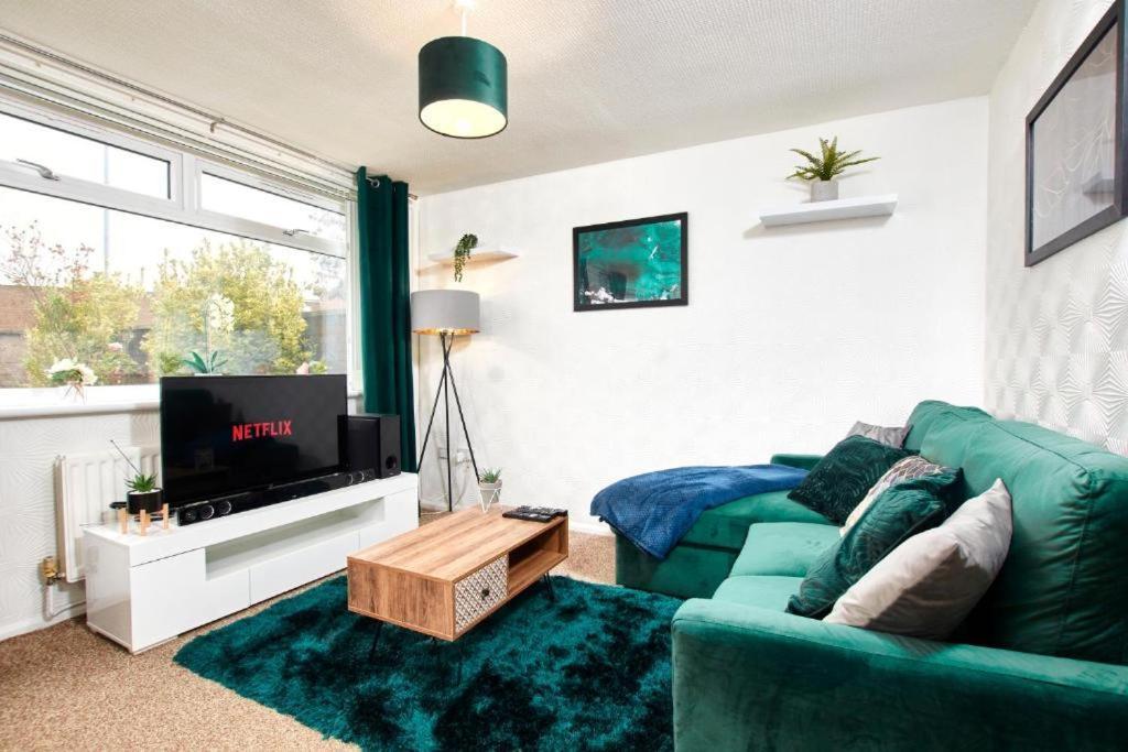 The Emerald House Of Manchester - Garden - Parking Eksteriør bilde